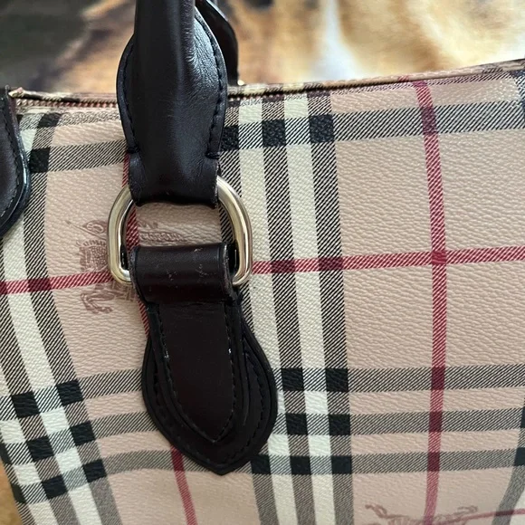 Burberry Boston - Picture 5 of 11